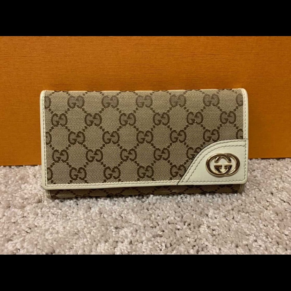 Authentic Gucci wallet